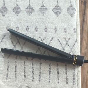 Hot Topic Black Hair Straightener Flat Iron with Gold Accent Rings